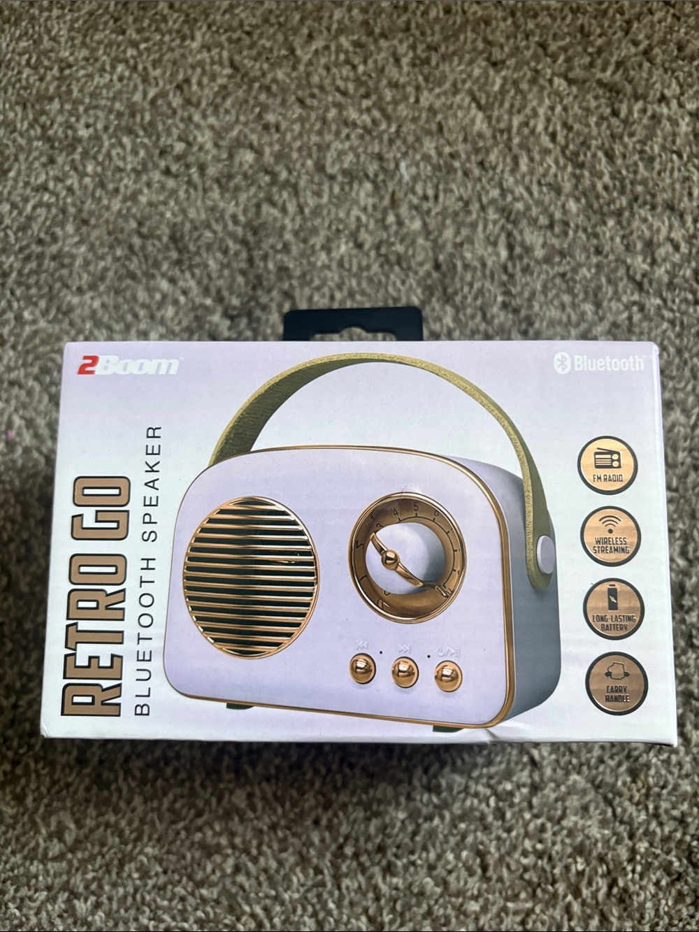 Retro Go Bluetooth Speaker in White and Gold